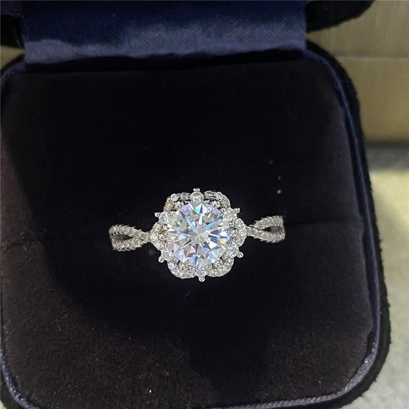 Six-claw Moissanite Luxury Snowflake Star Princess Elsa Ring -R003