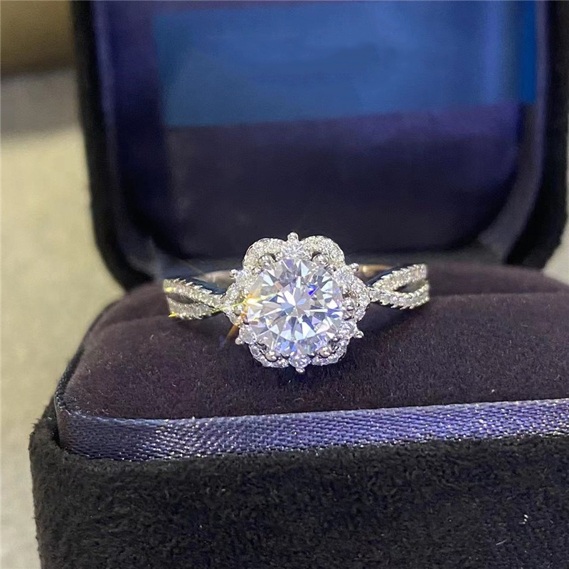 Six-claw Moissanite Luxury Snowflake Star Princess Elsa Ring -R003