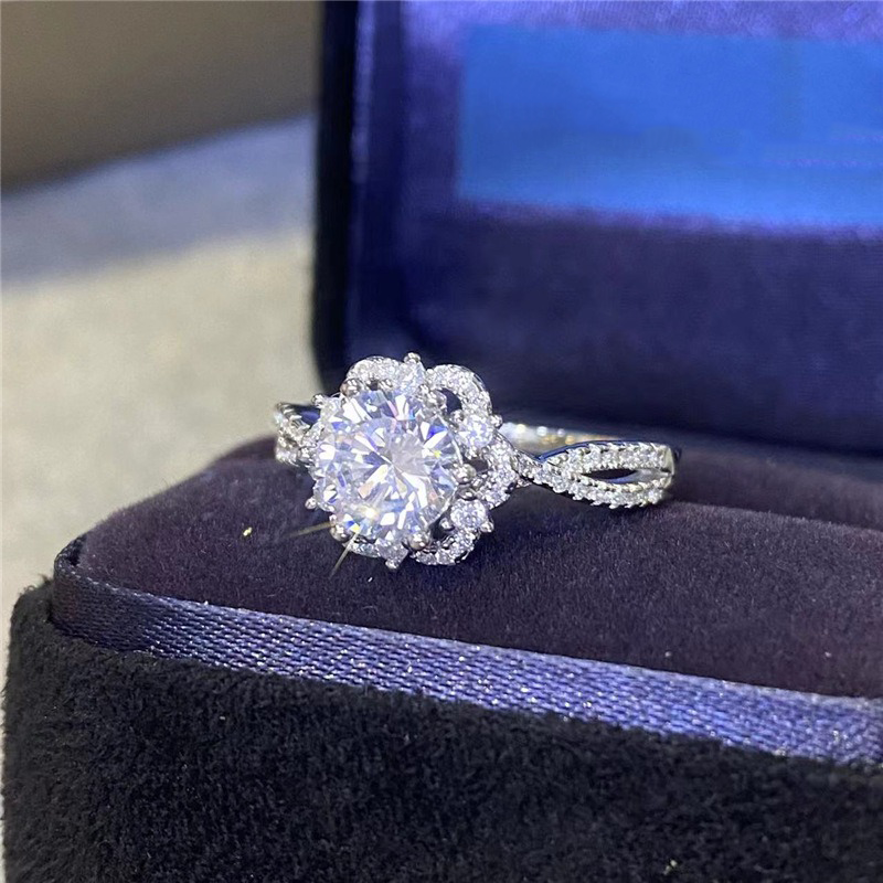 Six-claw Moissanite Luxury Snowflake Star Princess Elsa Ring -R003