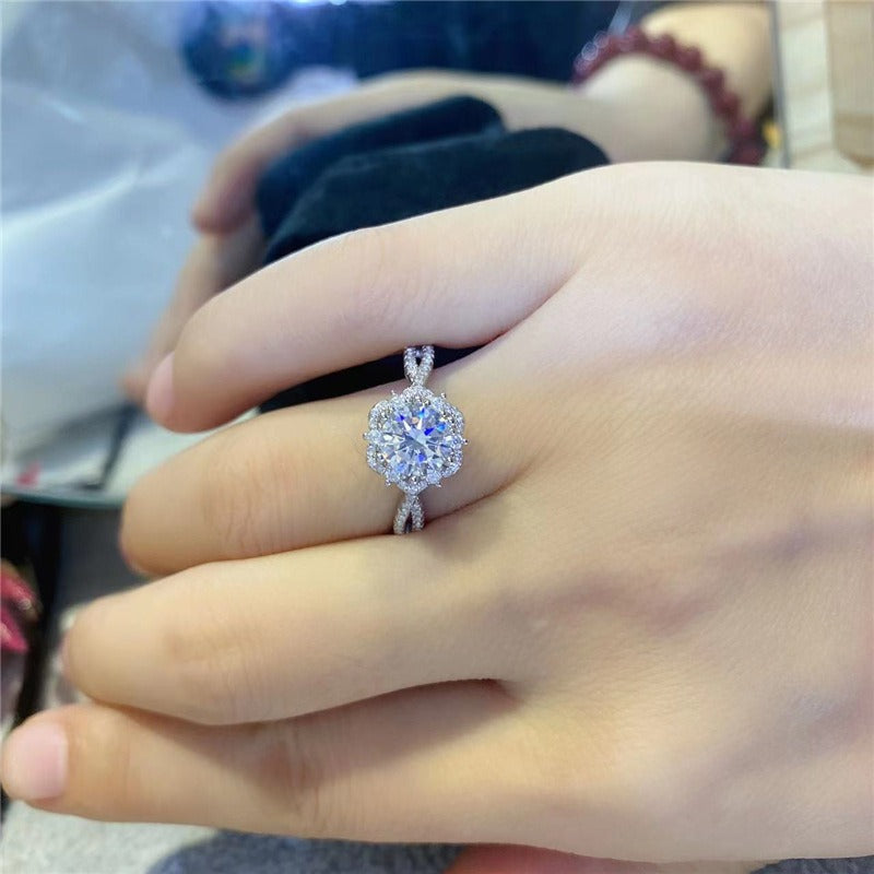 Six-claw Moissanite Luxury Snowflake Star Princess Elsa Ring -R003